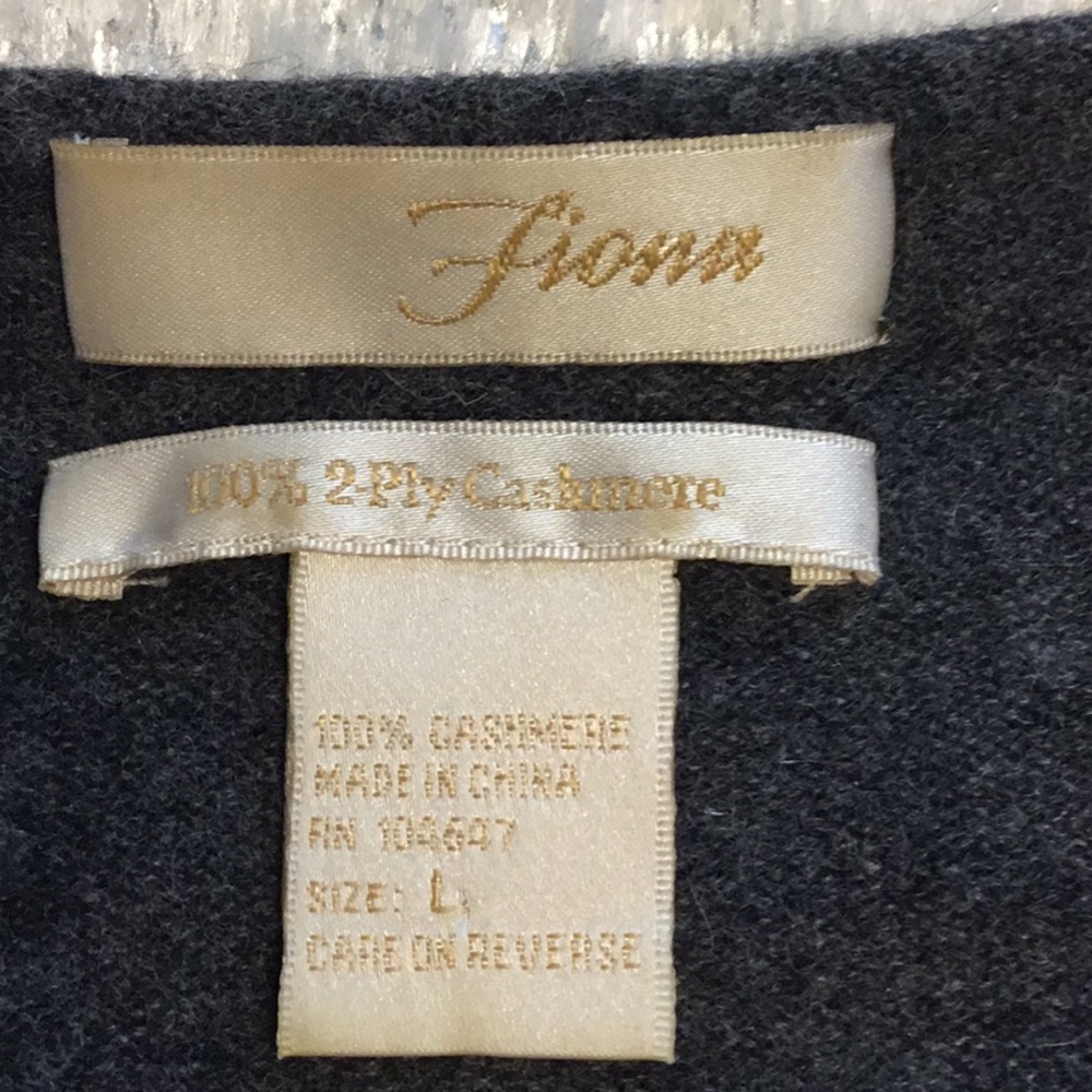 Red and Gray Cashmere Crew Neck Argyle Sweater - Picture 6 of 7